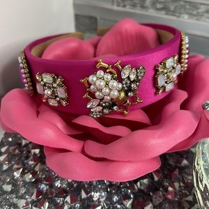 Stunning bee pearl headband!!! A Million dollar look!